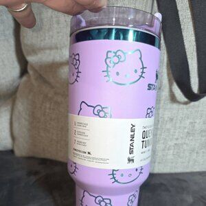 STANLEY x Hello Kitty FlowState Quencher H2.0 Tumbler 40 oz Purple